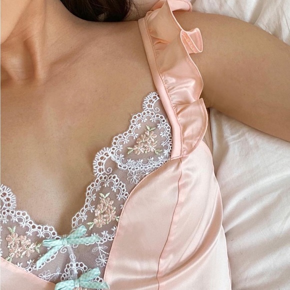 FOR LOVE & LEMONS Mabel Heart Embroidery Romper - Picture 3 of 13